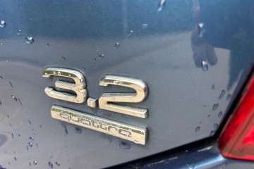 zarejestrowany *Quattro*Benzyna**BEZWYPADKOWY* Oryginalny  Zamiana*